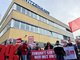 Warnstreik und Menschenkette bei Witzenmann Pforzheim